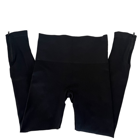 Set‎ of 2 Black Spanx Leggings Size M - Picture 2 of 9